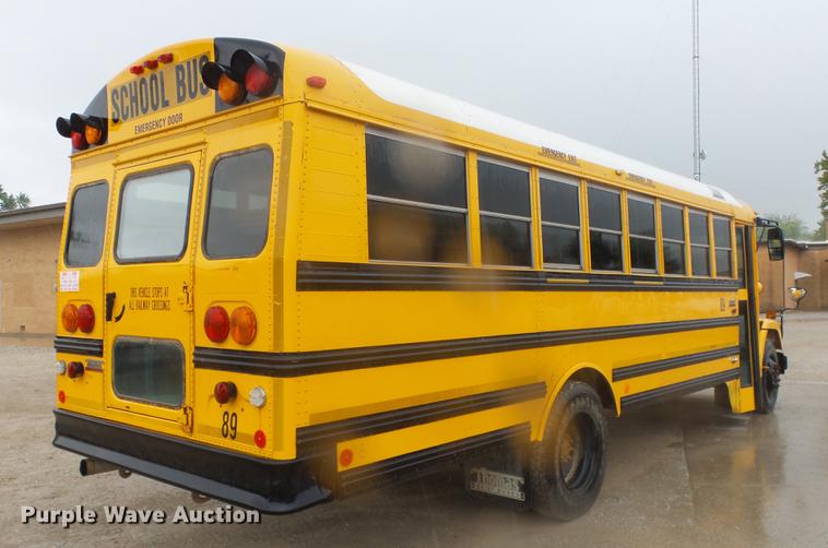 image for item DF4330 2006 Freightliner FS65 school bus