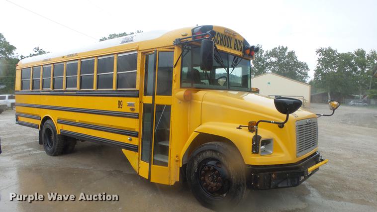 image for item DF4330 2006 Freightliner FS65 school bus