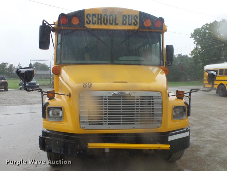 image for item DF4330 2006 Freightliner FS65 school bus