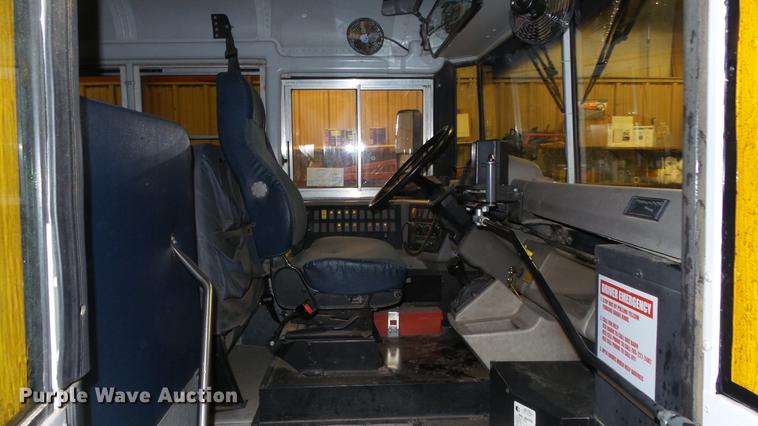 image for item DF4330 2006 Freightliner FS65 school bus