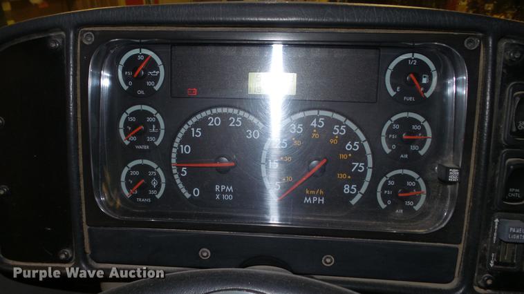 image for item DF4330 2006 Freightliner FS65 school bus