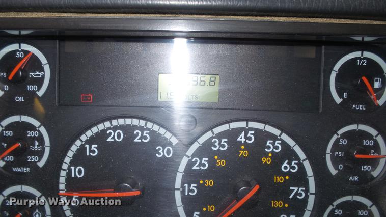 image for item DF4330 2006 Freightliner FS65 school bus