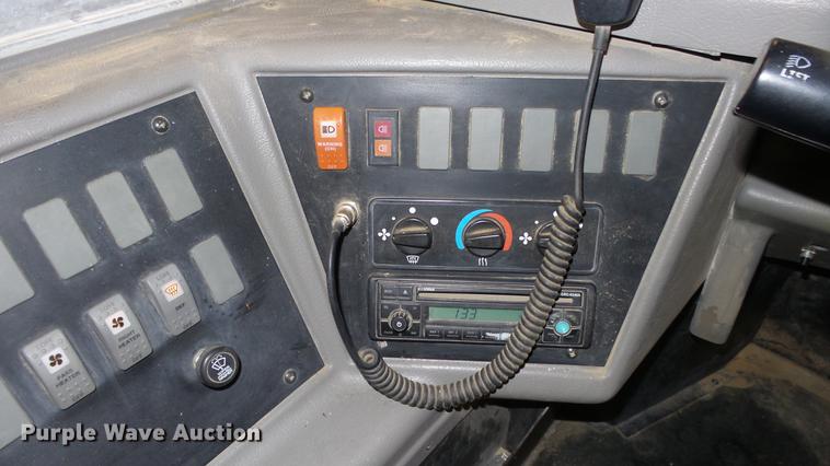 image for item DF4330 2006 Freightliner FS65 school bus