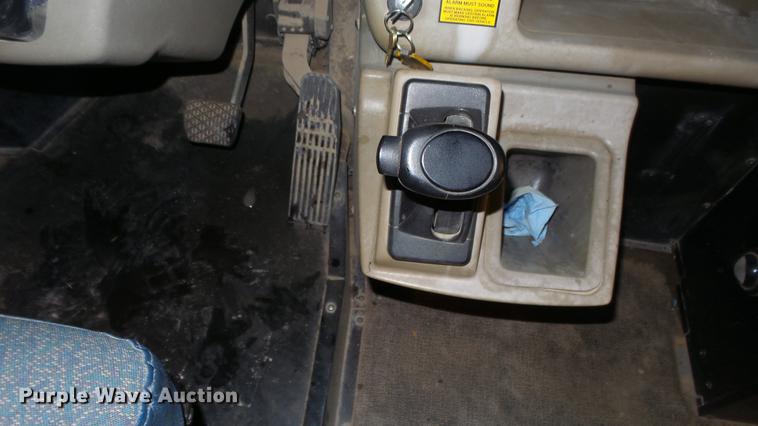 image for item DF4330 2006 Freightliner FS65 school bus