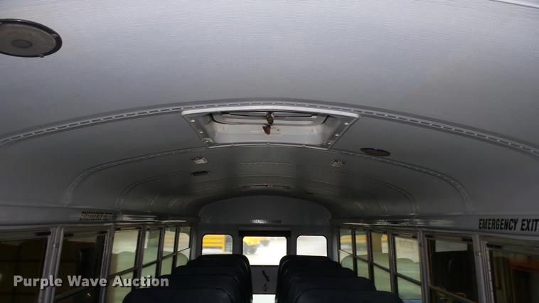 image for item DF4330 2006 Freightliner FS65 school bus