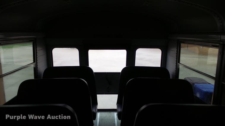 image for item DF4330 2006 Freightliner FS65 school bus