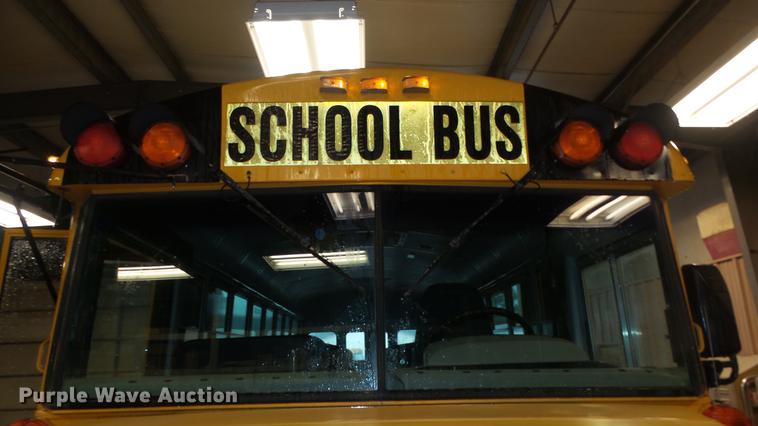 image for item DF4330 2006 Freightliner FS65 school bus