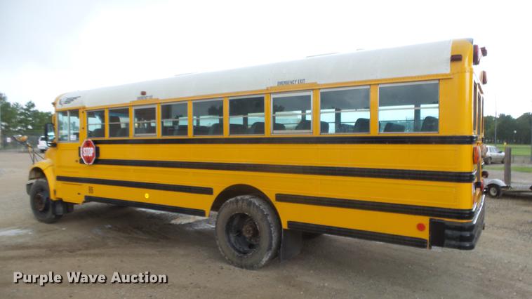 image for item DF4332 2003 International CE school bus