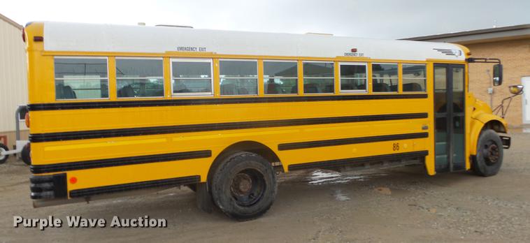 image for item DF4332 2003 International CE school bus