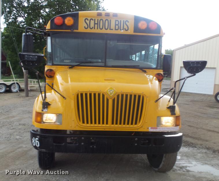 image for item DF4332 2003 International CE school bus