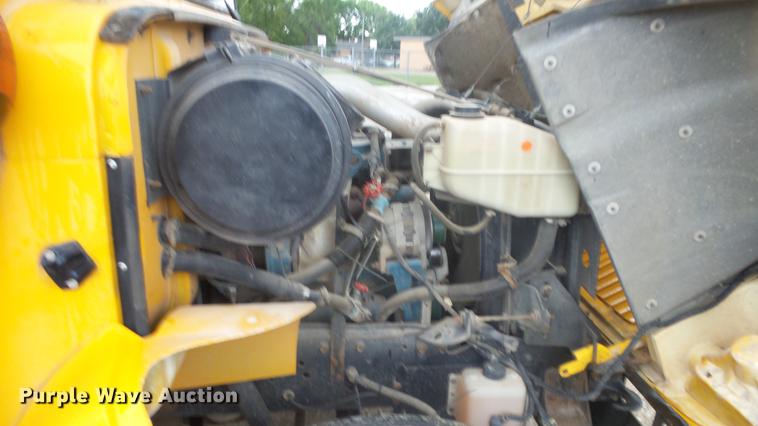 image for item DF4332 2003 International CE school bus