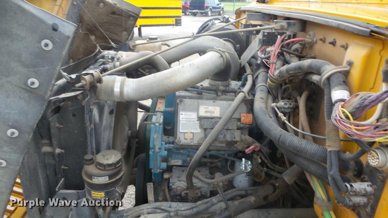 image for item DF4332 2003 International CE school bus