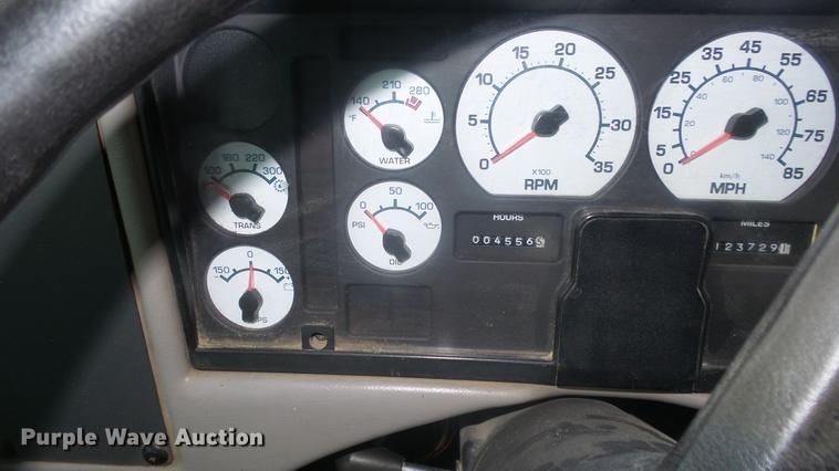 image for item DF4332 2003 International CE school bus