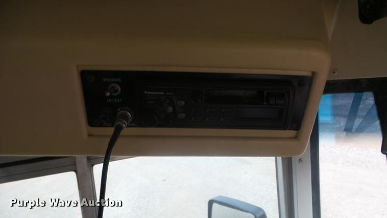 image for item DF4332 2003 International CE school bus