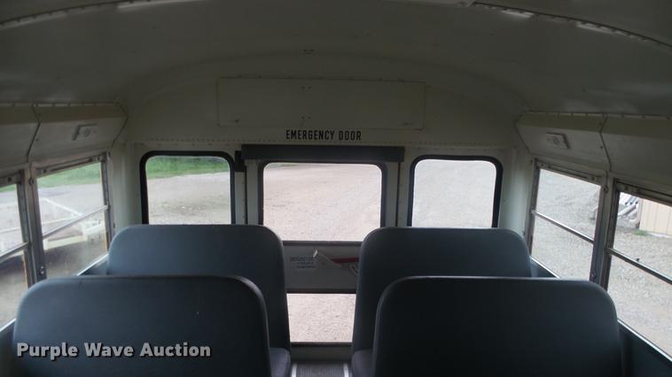 image for item DF4332 2003 International CE school bus