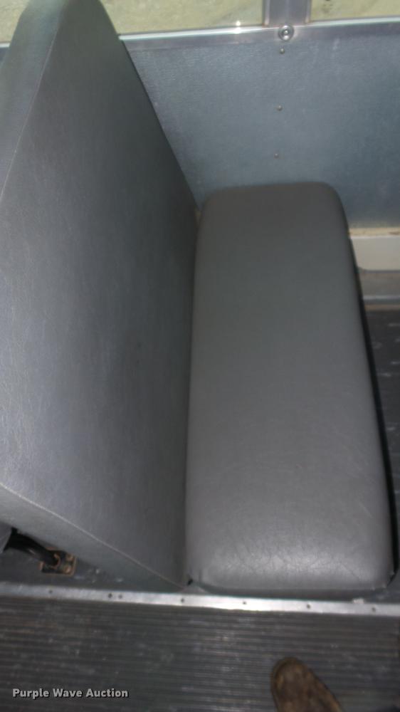 image for item DF4332 2003 International CE school bus