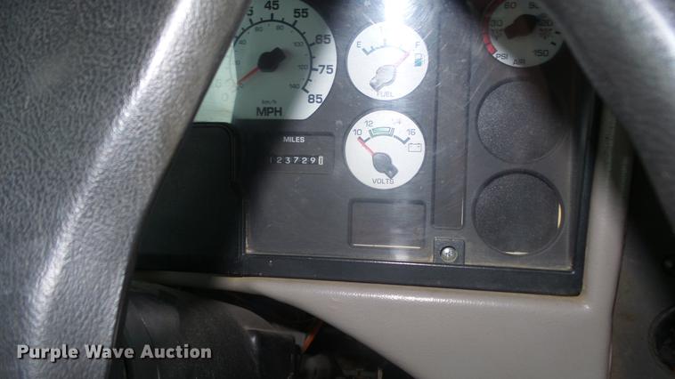 image for item DF4332 2003 International CE school bus