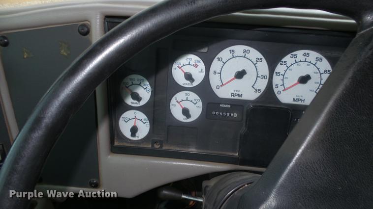 image for item DF4332 2003 International CE school bus