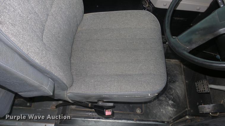 image for item DF4332 2003 International CE school bus