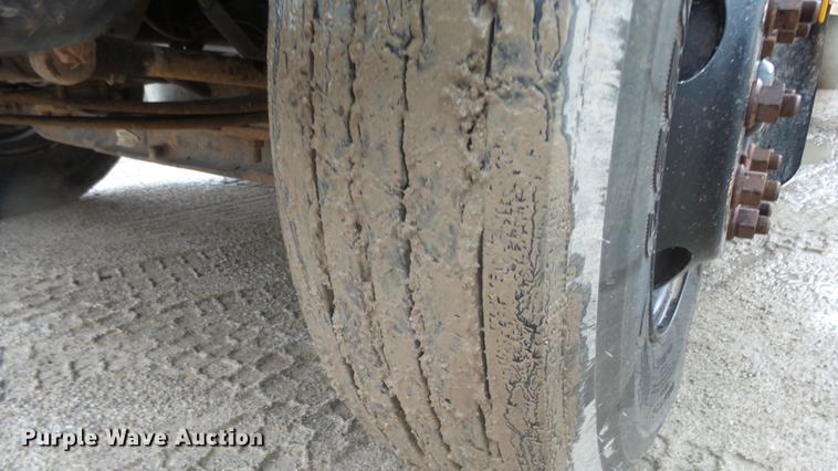 image for item DF4332 2003 International CE school bus