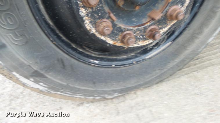 image for item DF4332 2003 International CE school bus