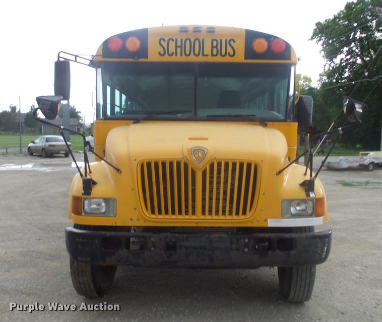 image for item DF4333 2004 International CE school bus