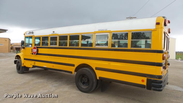 image for item DF4333 2004 International CE school bus