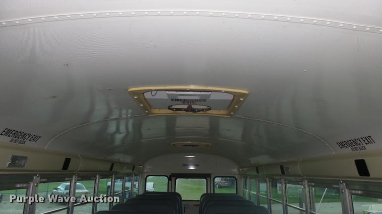 image for item DF4333 2004 International CE school bus
