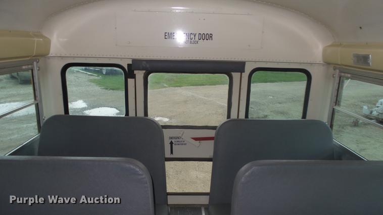 image for item DF4333 2004 International CE school bus