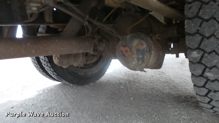 image for item DF4333 2004 International CE school bus