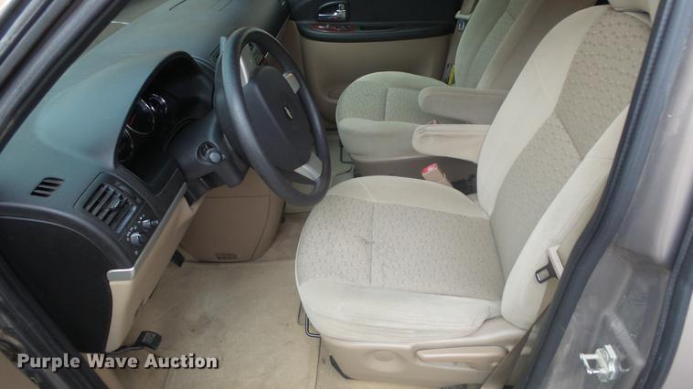 image for item DF4334 2006 Chevrolet Uplander van