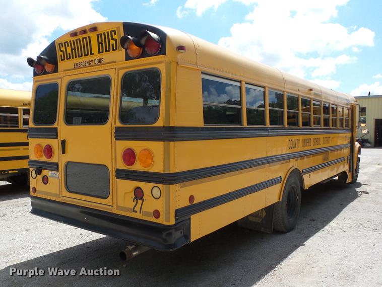 image for item EI9917 2000 International 3800 school bus