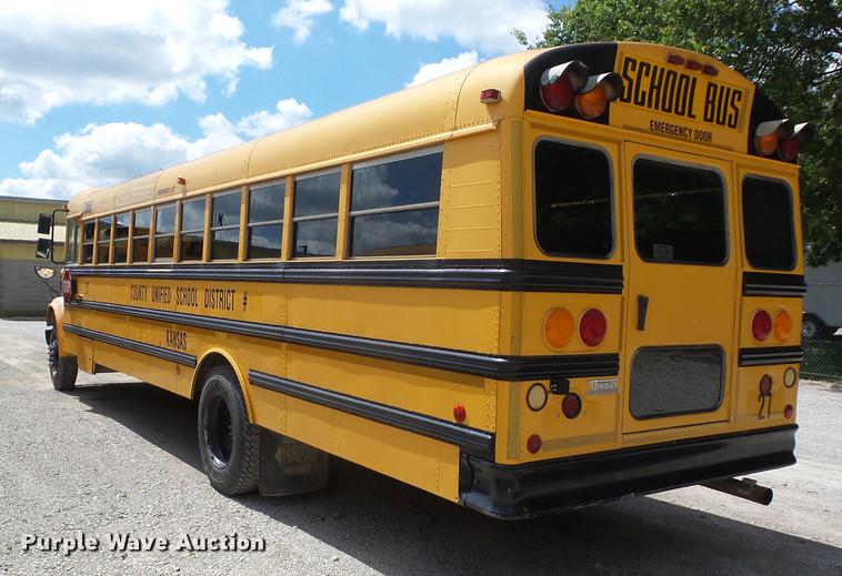 image for item EI9917 2000 International 3800 school bus