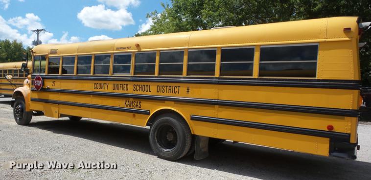 image for item EI9917 2000 International 3800 school bus