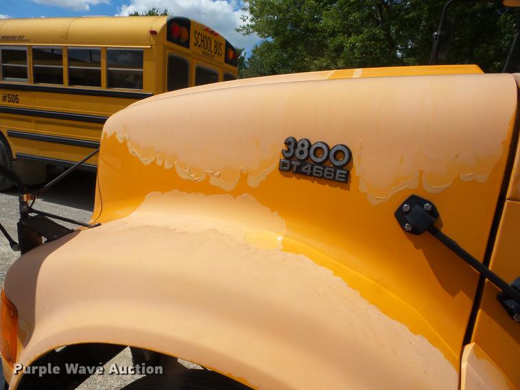 image for item EI9917 2000 International 3800 school bus