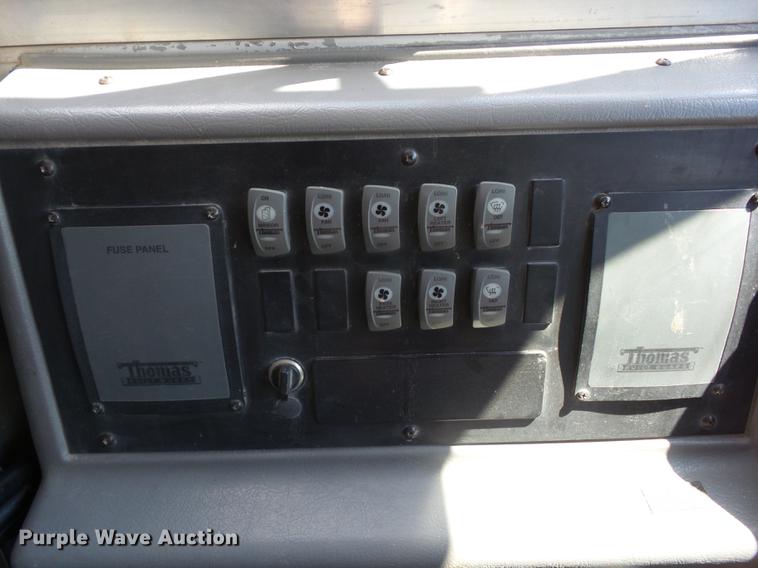 image for item EI9917 2000 International 3800 school bus