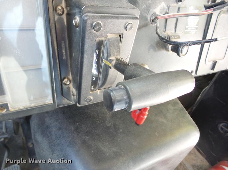 image for item EI9917 2000 International 3800 school bus