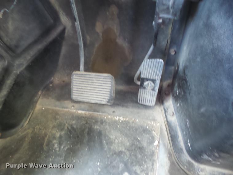 image for item EI9917 2000 International 3800 school bus