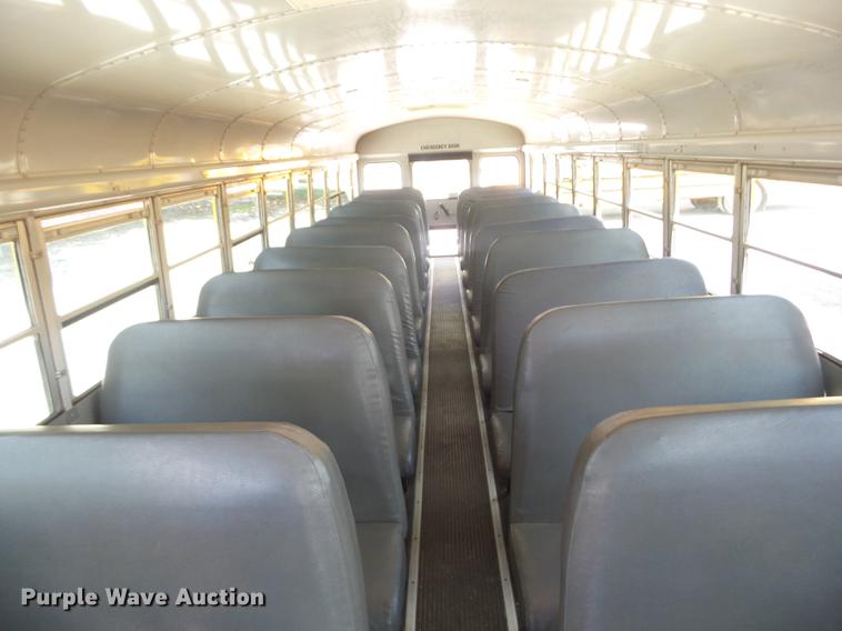 image for item EI9917 2000 International 3800 school bus
