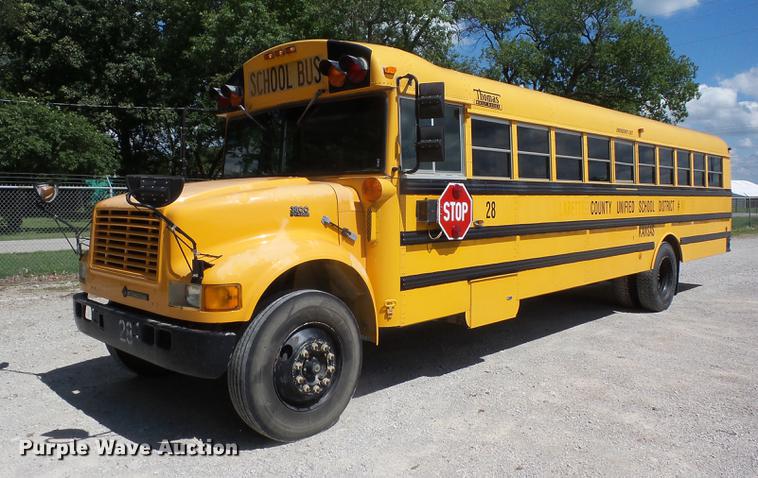image for item EI9918 2000 International 3800 school bus