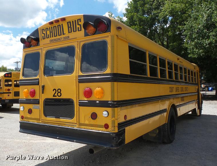 image for item EI9918 2000 International 3800 school bus