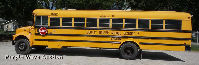 image for item EI9918 2000 International 3800 school bus