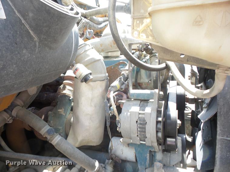 image for item EI9918 2000 International 3800 school bus