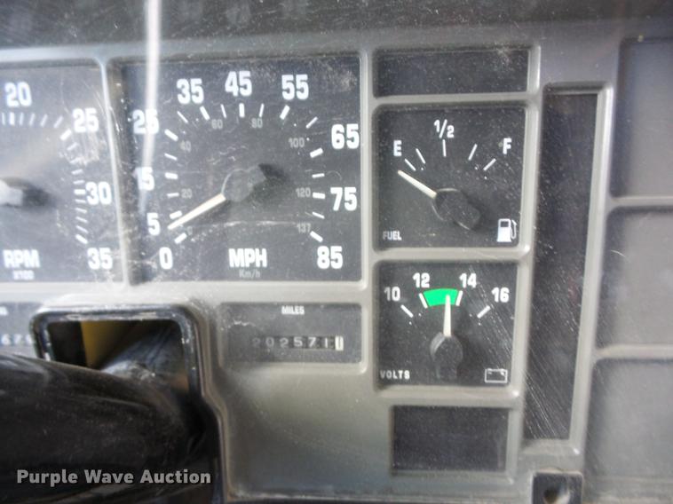 image for item EI9918 2000 International 3800 school bus