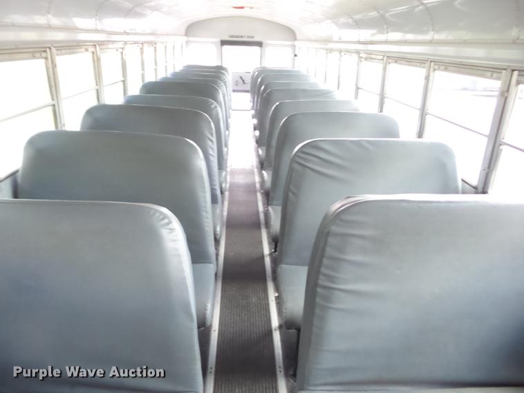 image for item EI9918 2000 International 3800 school bus