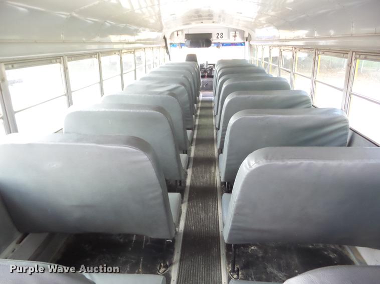 image for item EI9918 2000 International 3800 school bus