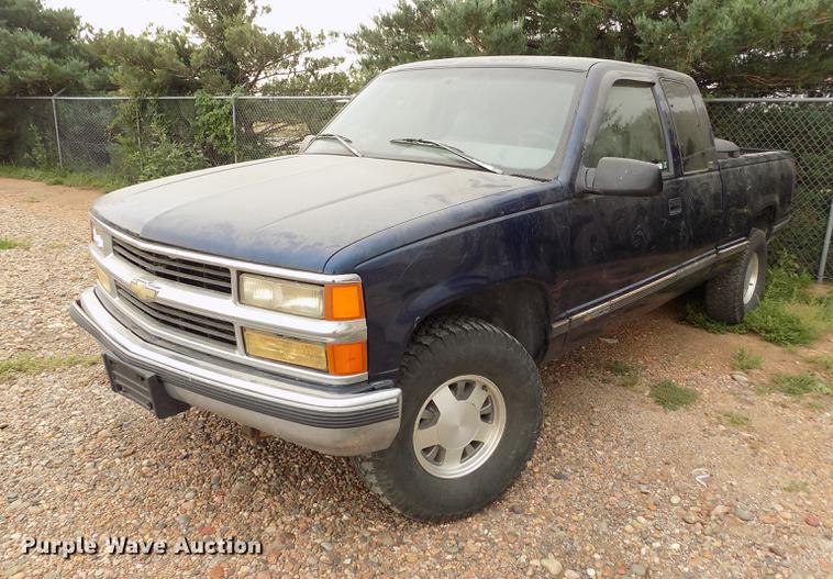 image for item ER9052 1996 Chevrolet Silverado 1500 Ext. Cab pickup truck