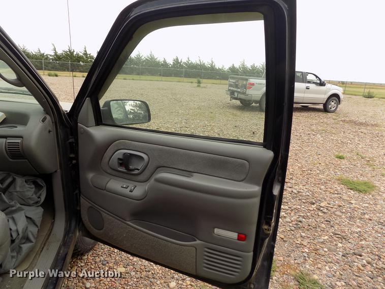 image for item ER9052 1996 Chevrolet Silverado 1500 Ext. Cab pickup truck