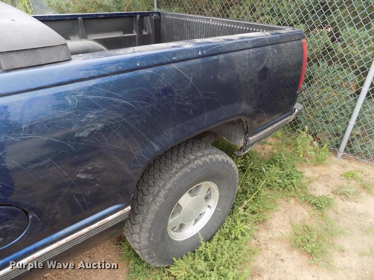 image for item ER9052 1996 Chevrolet Silverado 1500 Ext. Cab pickup truck