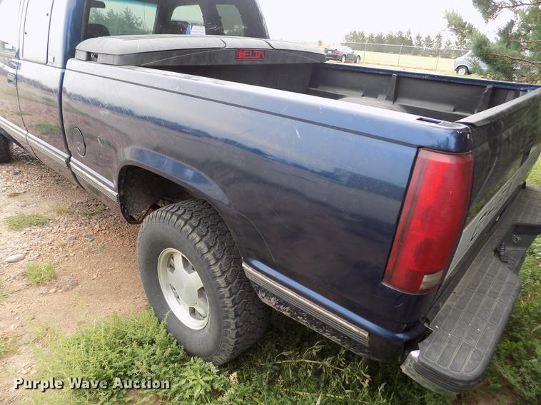 image for item ER9052 1996 Chevrolet Silverado 1500 Ext. Cab pickup truck